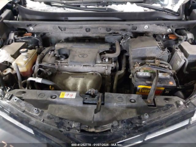 JTMBFREV1JJ179015 Toyota RAV4 LE