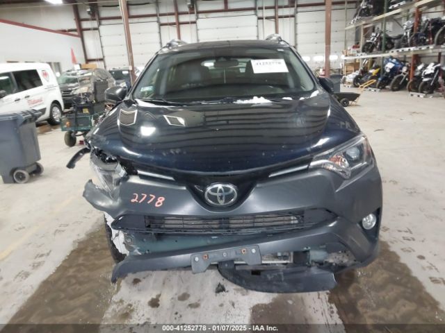 JTMBFREV1JJ179015 Toyota RAV4 LE