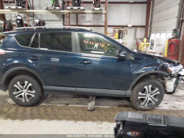 JTMBFREV1JJ179015 Toyota RAV4 LE