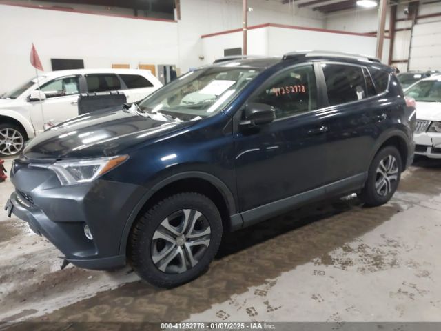 JTMBFREV1JJ179015 Toyota RAV4 LE
