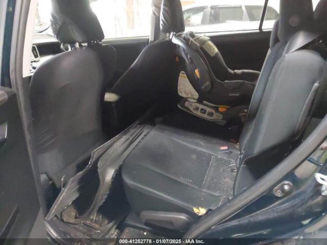 JTMBFREV1JJ179015 Toyota RAV4 LE