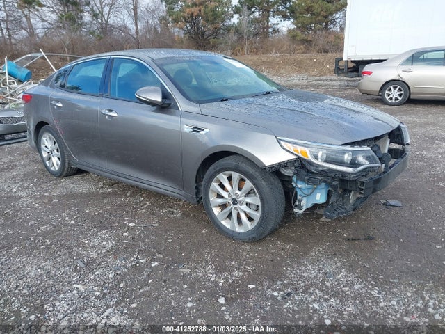 41252788 :رقم المزاد ، 5XXGU4L33HG158438 vin ، 2017 Kia Optima Ex مزاد بيع