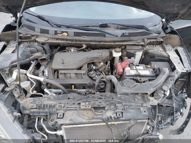 JN1BJ1CR4HW109319 Nissan Rogue Sport S