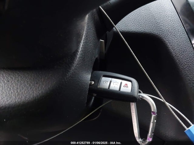 JN1BJ1CR4HW109319 Nissan Rogue Sport S