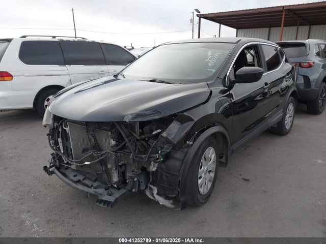 JN1BJ1CR4HW109319 Nissan Rogue Sport S