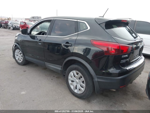 JN1BJ1CR4HW109319 Nissan Rogue Sport S