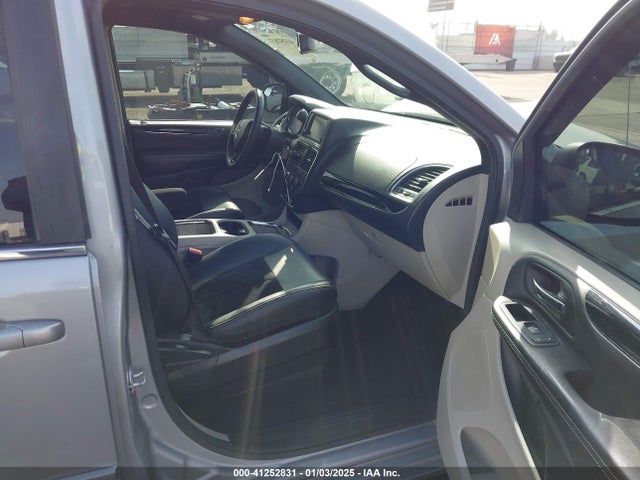 Dodge Grand Caravan Sxt 2017 2C4RDGCG0HR825714 Image 5