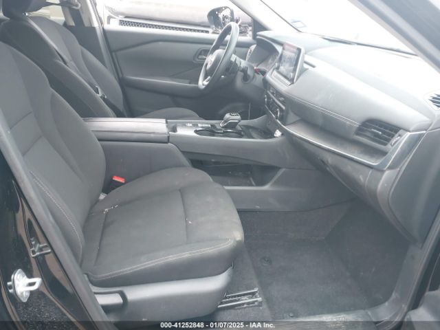5N1BT3AA5RC687766 Nissan Rogue S Fwd