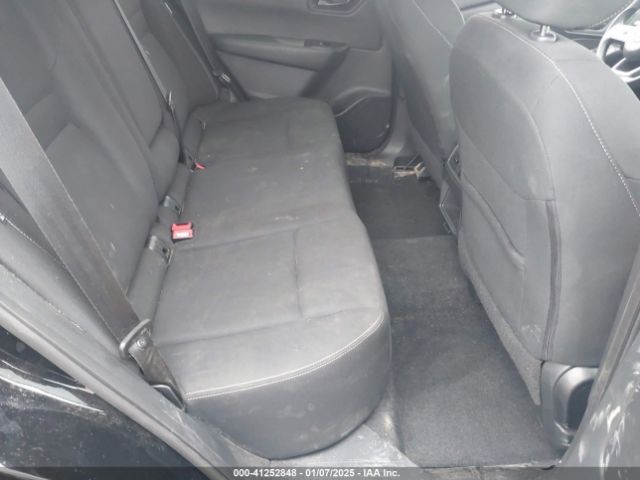 5N1BT3AA5RC687766 Nissan Rogue S Fwd