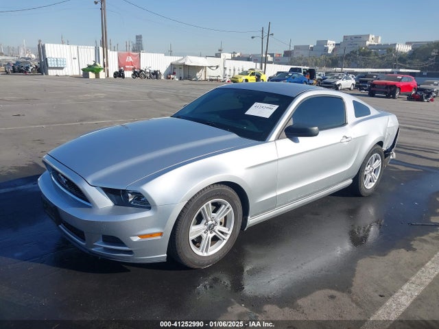 Ford Mustang V6 2014 1ZVBP8AMXE5297256 Image 2