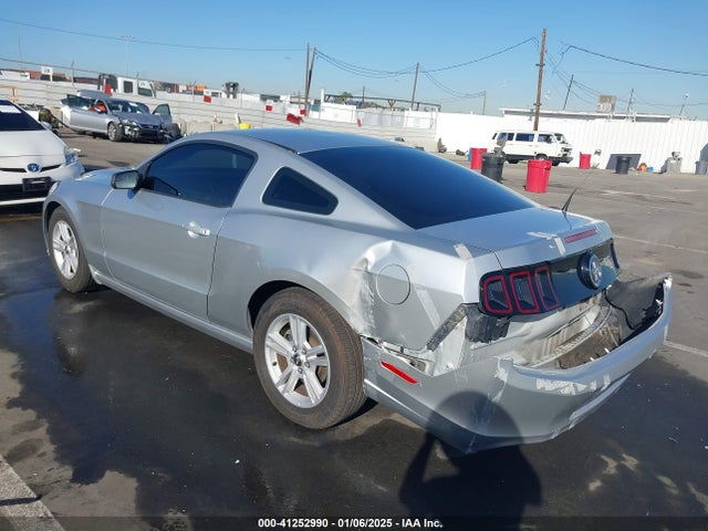 Ford Mustang V6 2014 1ZVBP8AMXE5297256 Image 3