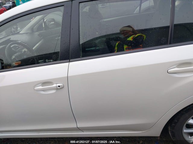 Subaru Impreza 2.0i Premium 2014 JF1GPAC67E8249569 Image 15