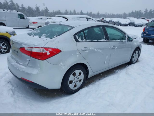 KNAFK4A69F5296613 KIA FORTE LX