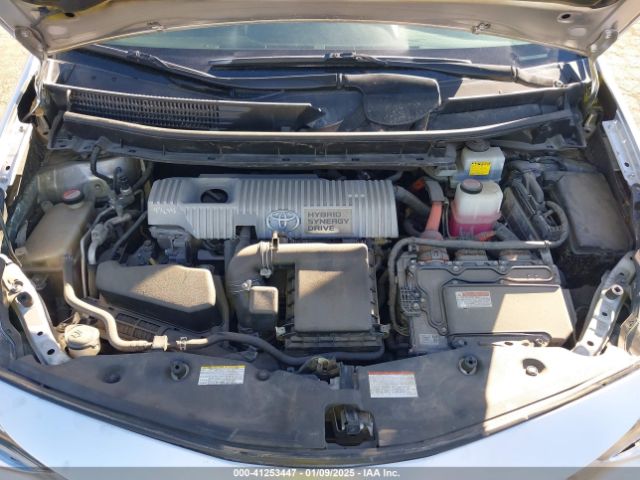 JTDZN3EU4HJ057460 Toyota Prius V Three