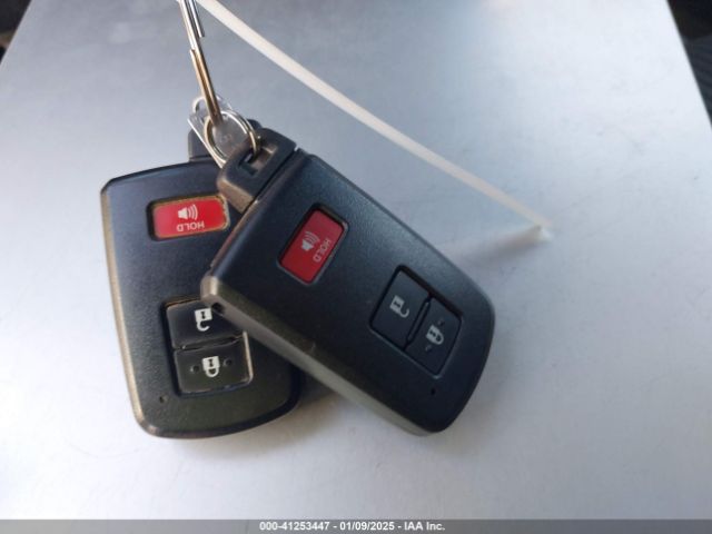 JTDZN3EU4HJ057460 Toyota Prius V Three