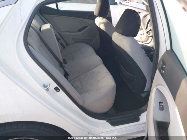 KNAGM4A74E5513135 KIA Optima Lx