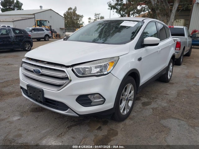 Ford ESCAPE SE 2019 1FMCU0GD1KUB81126 Image 2