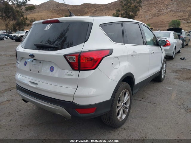 Ford ESCAPE SE 2019 1FMCU0GD1KUB81126 Image 4
