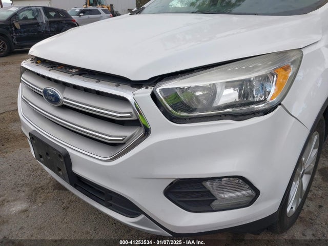 Ford ESCAPE SE 2019 1FMCU0GD1KUB81126 Image 6