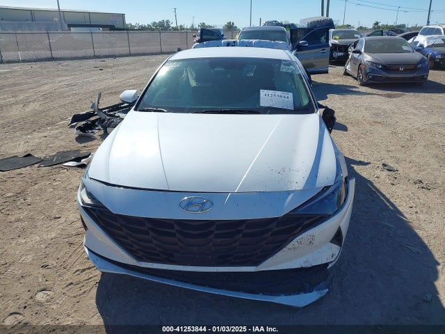 5NPLS4AG5NH070288 Hyundai ELANTRA SEL