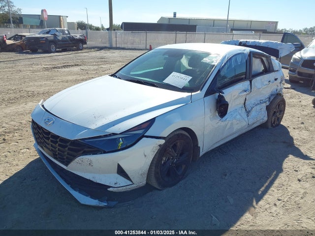 5NPLS4AG5NH070288 Hyundai ELANTRA SEL