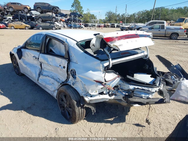 5NPLS4AG5NH070288 Hyundai ELANTRA SEL