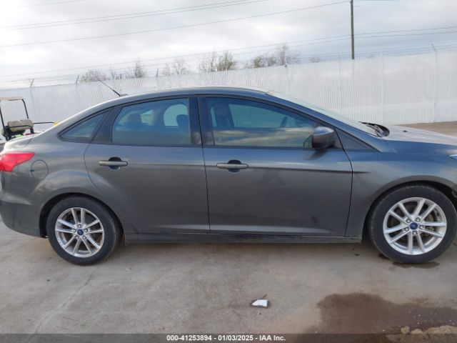 1FADP3F24JL259152 Ford FOCUS SE