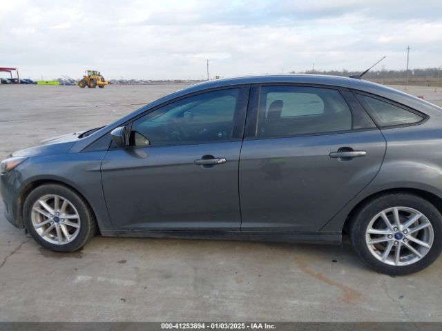 1FADP3F24JL259152 Ford FOCUS SE
