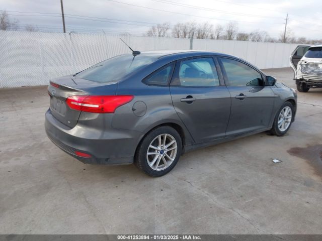 1FADP3F24JL259152 Ford FOCUS SE