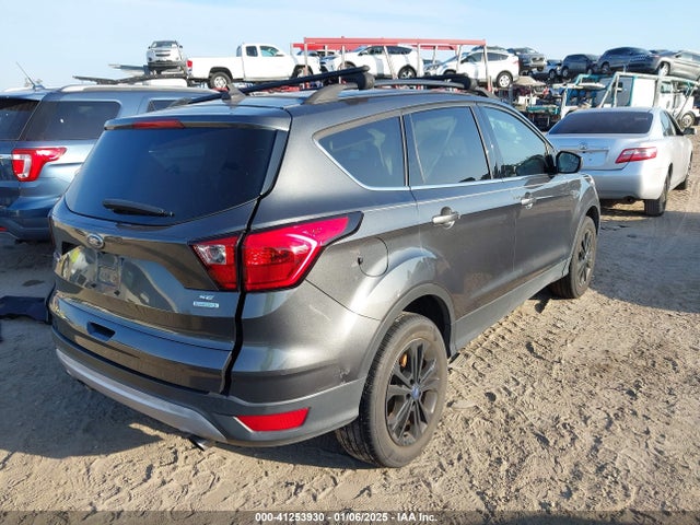 Ford ESCAPE SE 2019 1FMCU0GD8KUC46361 Image 4