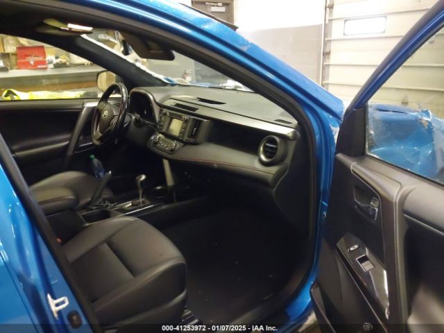 JTMJFREV8JD238345 Toyota RAV4 SE
