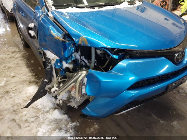 JTMJFREV8JD238345 Toyota RAV4 SE