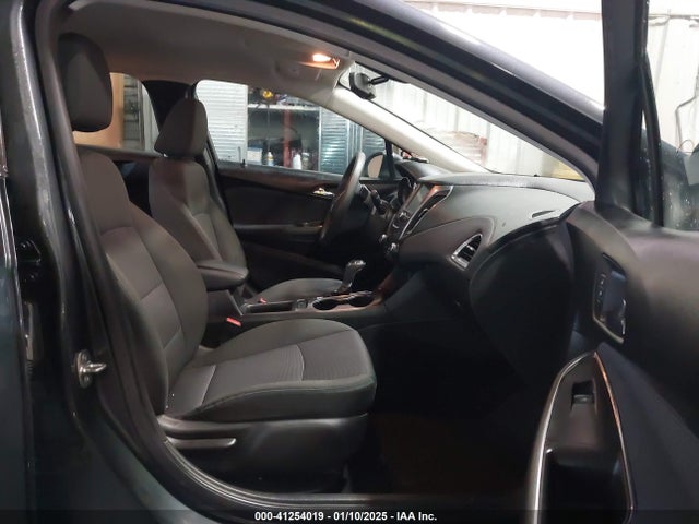 1G1BE5SM0H7126846 Chevrolet Cruze Lt Auto