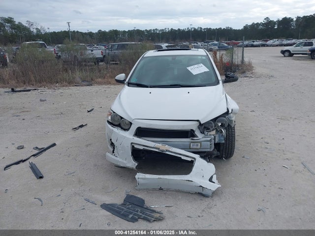 1G1JE6SB3F4216796 Chevrolet Sonic Ltz Auto