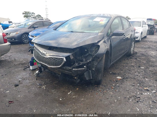 KIA FORTE LX 2016 KNAFX4A69G5469601 Image 2