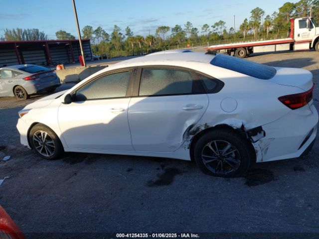 3KPF24AD9RE775818 KIA Forte Lxs