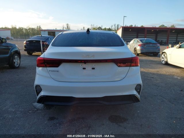 3KPF24AD9RE775818 KIA Forte Lxs