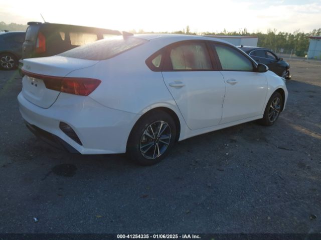 3KPF24AD9RE775818 KIA Forte Lxs