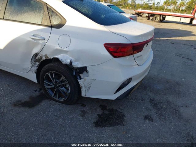3KPF24AD9RE775818 KIA Forte Lxs