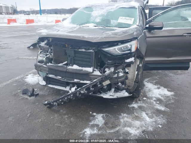 2FMPK4K9XKBB01507 Ford Edge Titanium