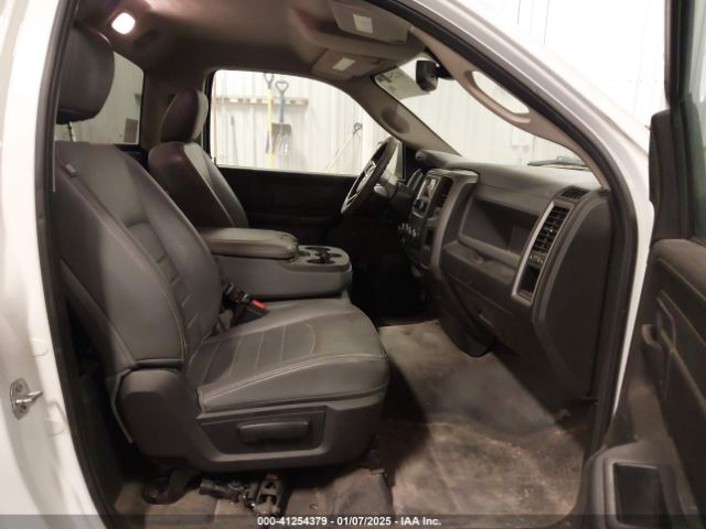 3C6JR6DG1JG225309 RAM 1500 Tradesman  4x2 8' Box