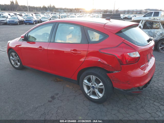 Ford FOCUS SE 2014 1FADP3K24EL132607 Image 3