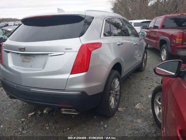 2018 CADILLAC XT5 1GYKNCRS2JZ177057 Photo 3