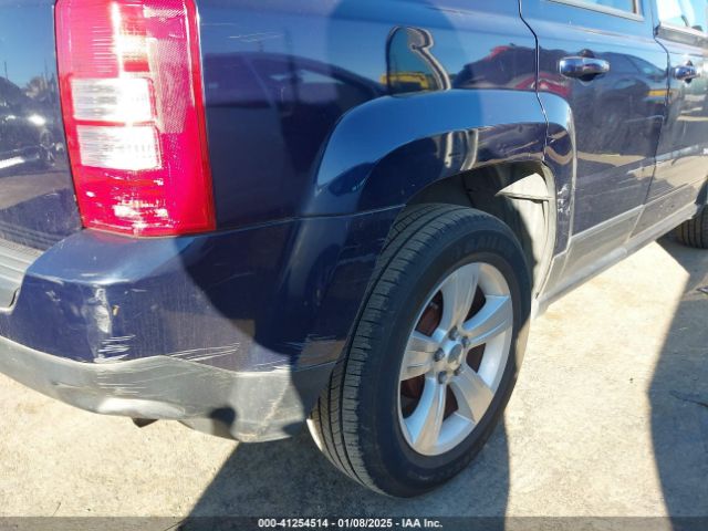1C4NJPBB3ED585487 Jeep Patriot Sport