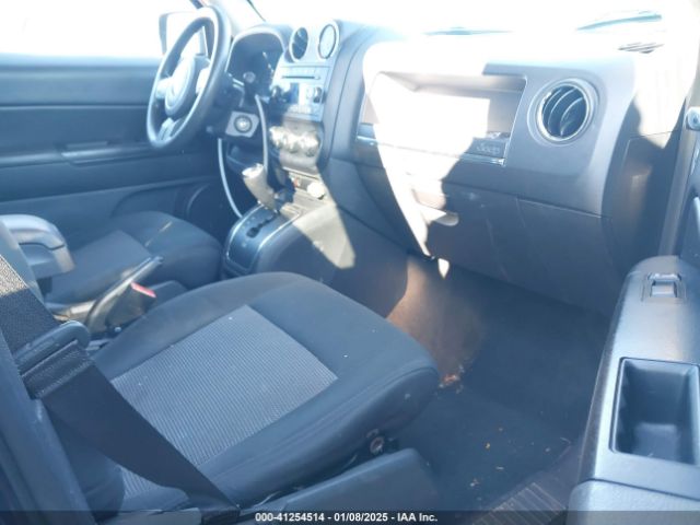 1C4NJPBB3ED585487 Jeep Patriot Sport