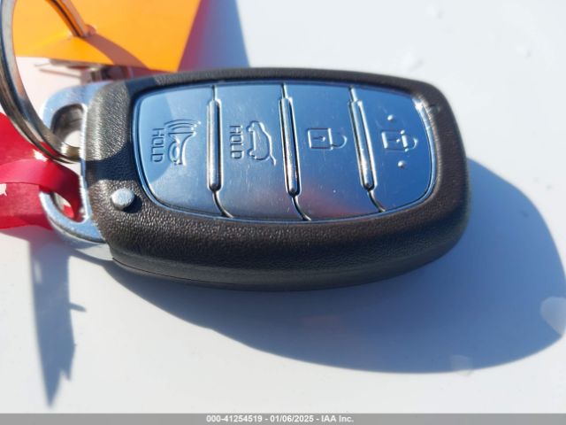 2019 HYUNDAI IONIQ HYBRID KMHC65LC9KU179421 Photo 10
