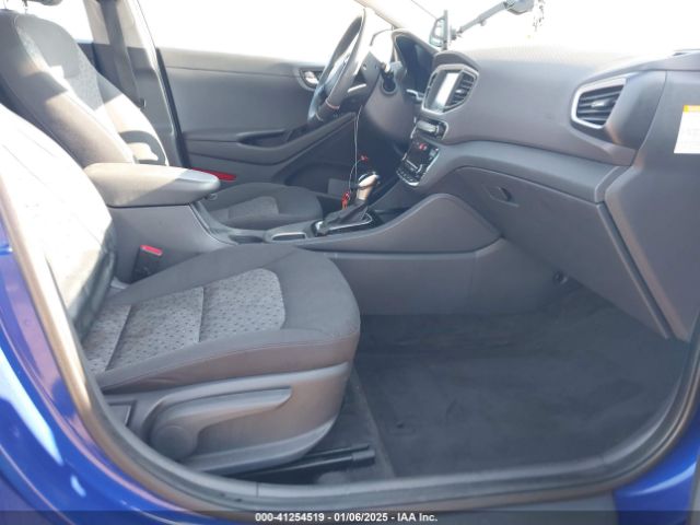 2019 HYUNDAI IONIQ HYBRID KMHC65LC9KU179421 Photo 4