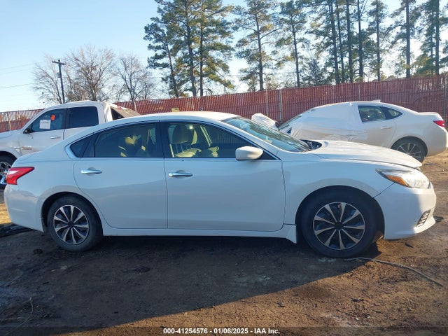 Nissan Altima 2.5 S 2017 1N4AL3AP9HN310791 Image 14
