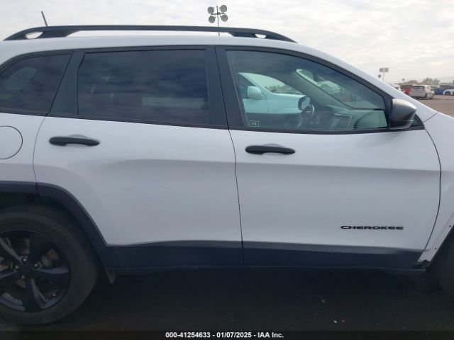1C4PJLAS0HW527476 Jeep Cherokee Altitude Fwd