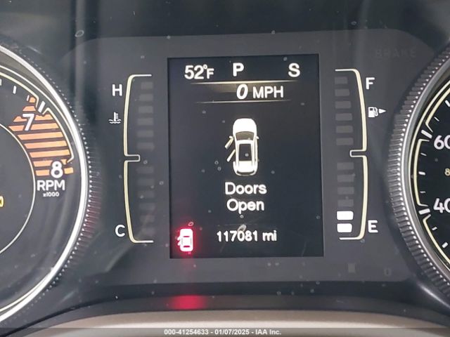 1C4PJLAS0HW527476 Jeep Cherokee Altitude Fwd